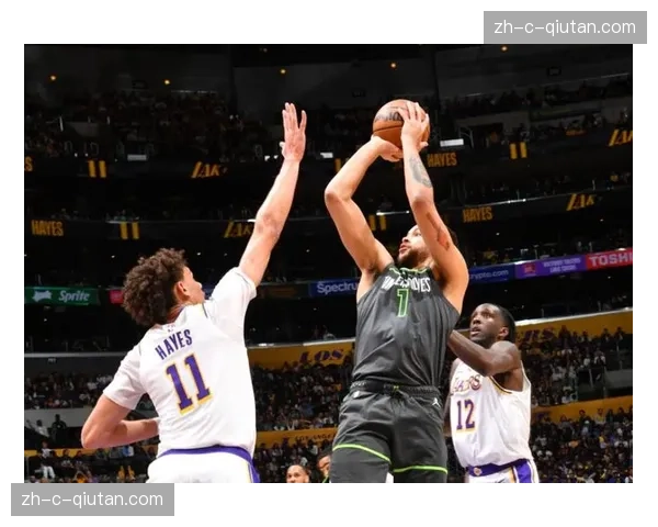 森林狼G3麦克丹尼尔斯攻防一体 三分与空切高效结合拉开空间